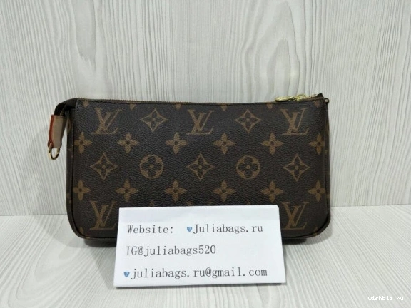 WIS POCHETTE Louis Vuitton ACCESSOIRES 0827